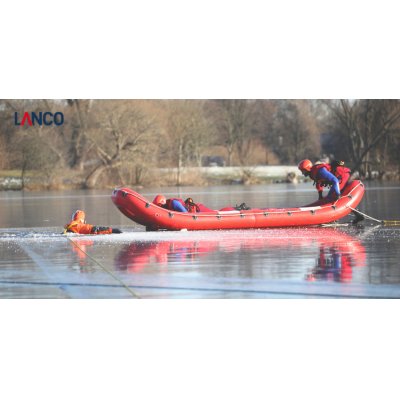 Le bateau pneumatique LANCO : L'incontournable du sauvetage sur glace   